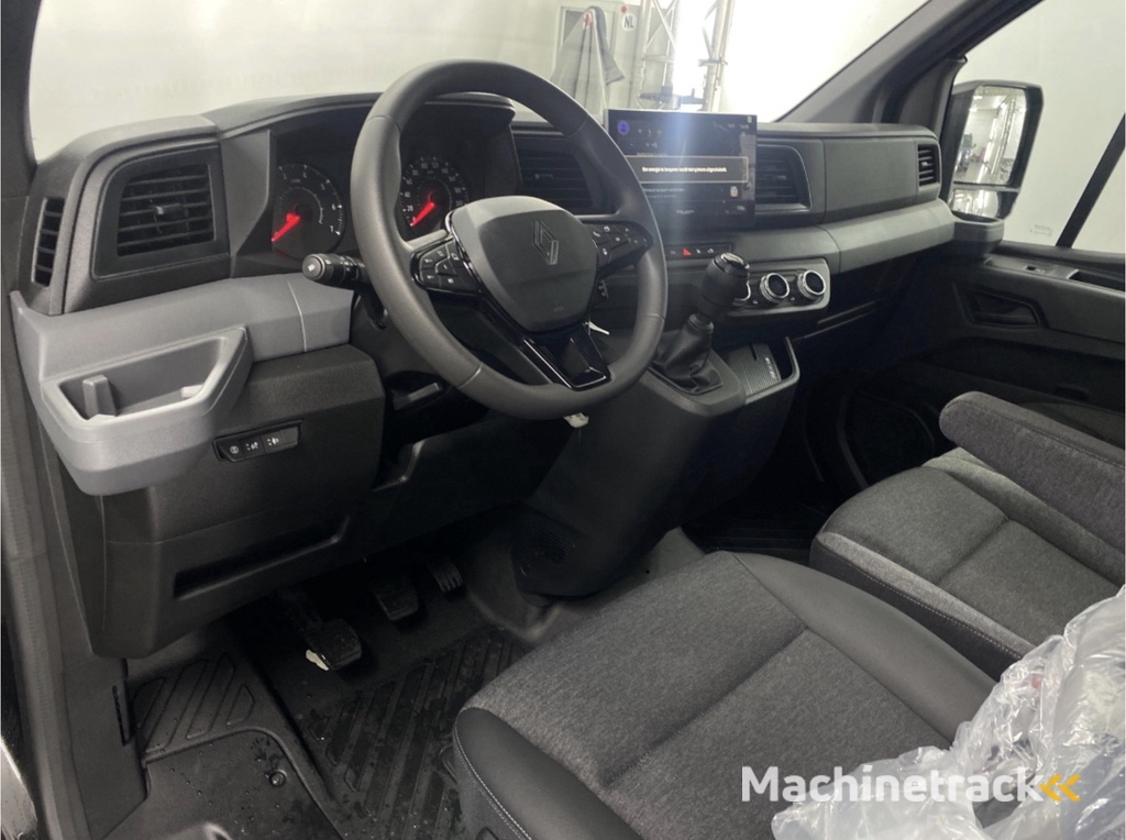 Renault Master T35 2.0 dCi 130 L2H2 Advance Stoelverwarming / Laadruimte betimmering / Trekhaak / All season