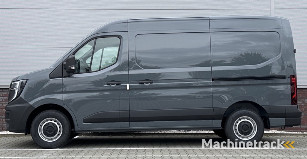 Renault Master T35 2.0 dCi 130 L2H2 Advance Camera / Laadruimte betimmering / Trekhaak / All season