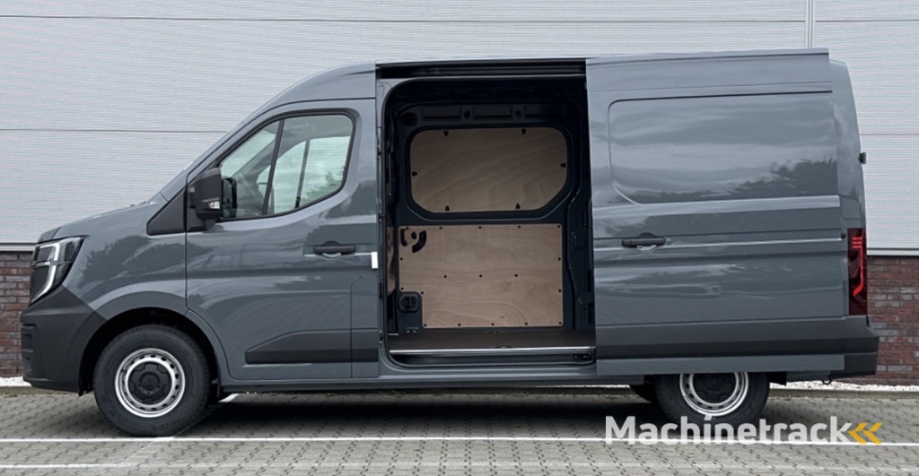 Renault Master T35 2.0 dCi 130 L2H2 Advance Camera / Laadruimte betimmering / Trekhaak / All season