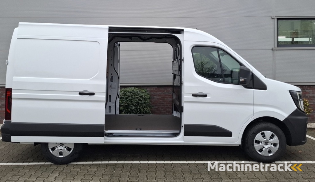 Renault Master T35 2.0 dCi 170 L2H2 Extra Laadruimte betimmering / 2 keer schuifdeur / Trekhaak / All season