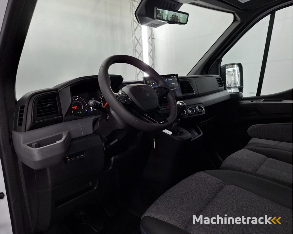 Renault Master T35 2.0 dCi 170 L2H2 Extra Laadruimte betimmering / 2 keer schuifdeur / Trekhaak / All season