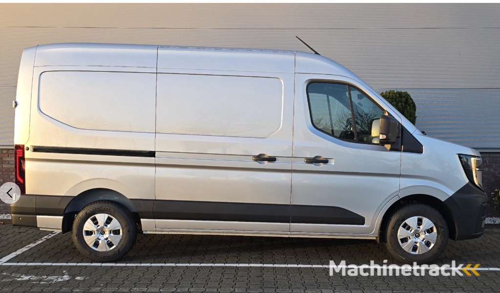 Renault Master T35 2.0 dCi 170 L2H2 Extra 2 keer schuifdeur / Laadruimte betimmering / Trekhaak / / All season