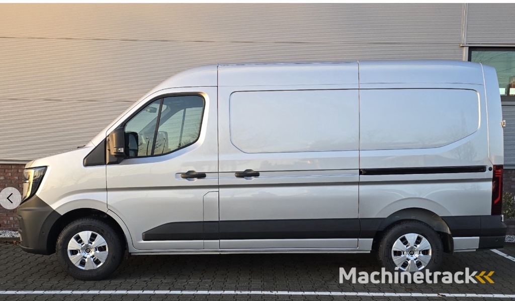 Renault Master T35 2.0 dCi 170 L2H2 Extra 2 keer schuifdeur / Laadruimte betimmering / Trekhaak / / All season