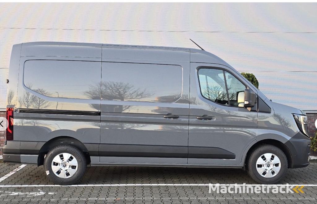 Renault Master T35 2.0 dCi 170 L2H2 Extra 2 keer schuifdeur / Laadruimte pakket / Trekhaak / All season