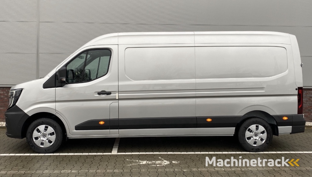 Renault Master T35 2.0 dCi 170 L3H2 Extra Laadruimte pakket / Trekhaak / Navigatie / All season
