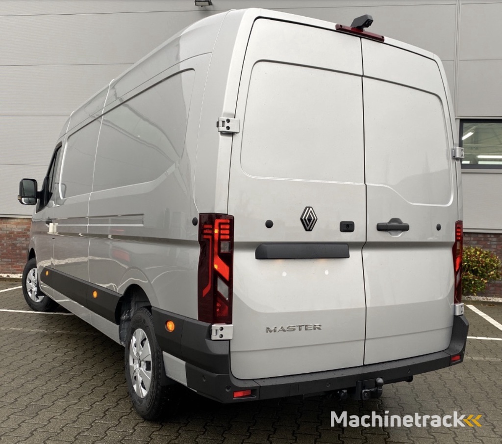 Renault Master T35 2.0 dCi 170 L3H2 Extra Laadruimte pakket / Trekhaak / Navigatie / All season