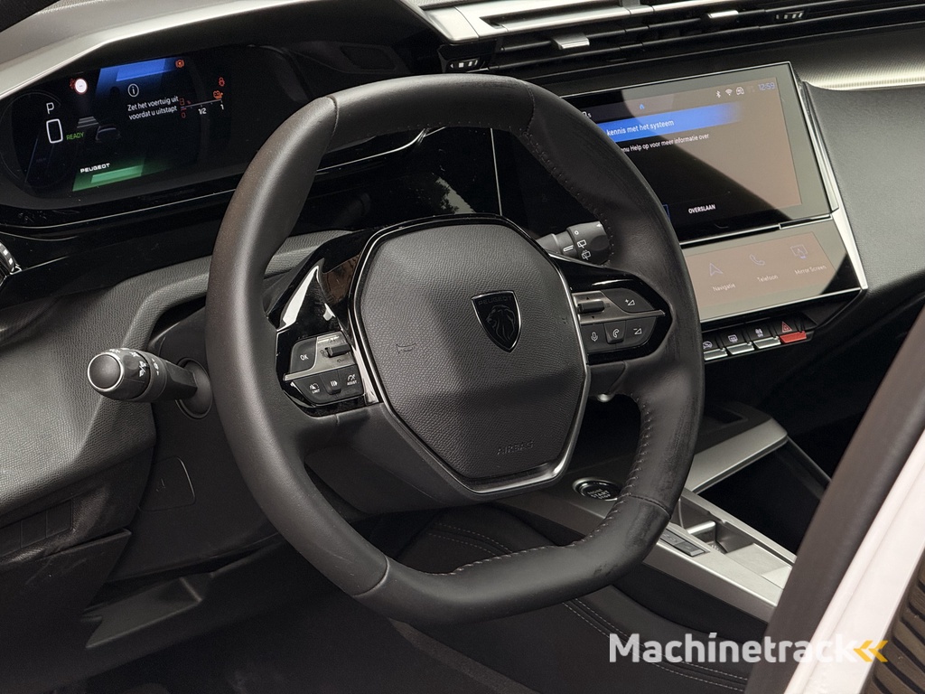 Peugeot e-308 GT First Edition EV 54 kWh Stoel & Stuur verwarming / Navi / Camera / Clima / 18Inch