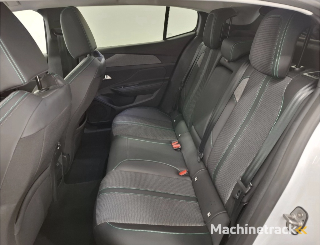 Peugeot 408 1.2 Hybrid 145 e-DCS6 Allure Camera / Navigatie / 19" Lm velgen