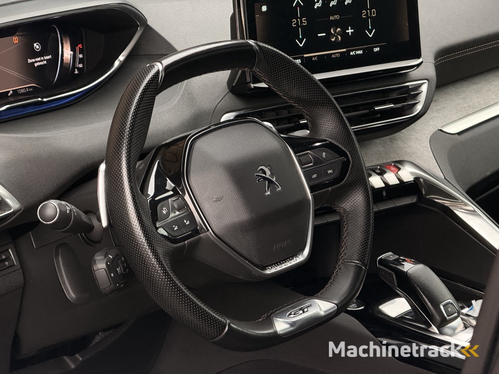 Peugeot 5008 1.2 PureTech GT Pack-Black Cruise control adaptief / Keyless start / Elektrisch bedienbare achterklep