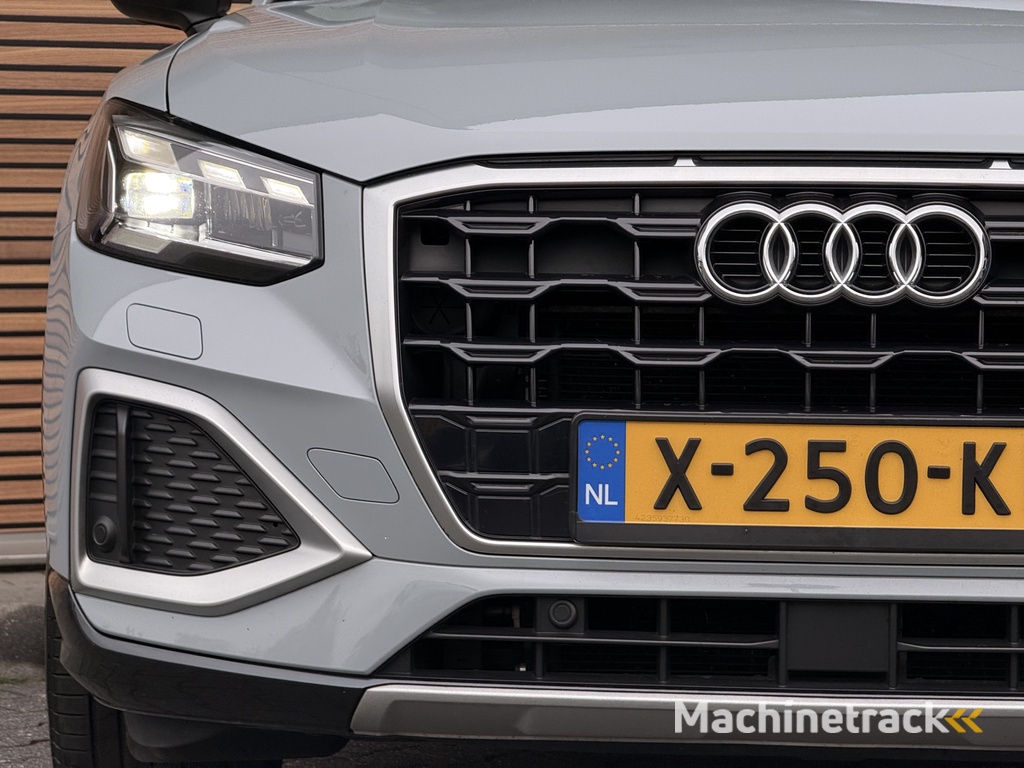 Audi Q2 35 TFSI Business Edition Camera / Clima / Stoelverwarming / Carplay