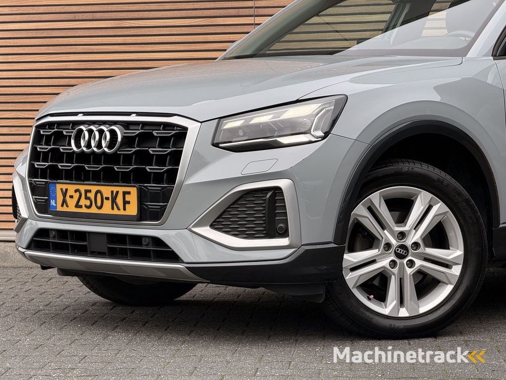 Audi Q2 35 TFSI Business Edition Camera / Clima / Stoelverwarming / Carplay