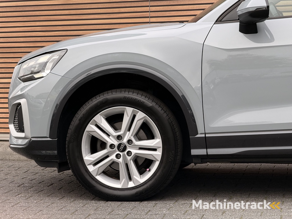 Audi Q2 35 TFSI Business Edition Camera / Clima / Stoelverwarming / Carplay