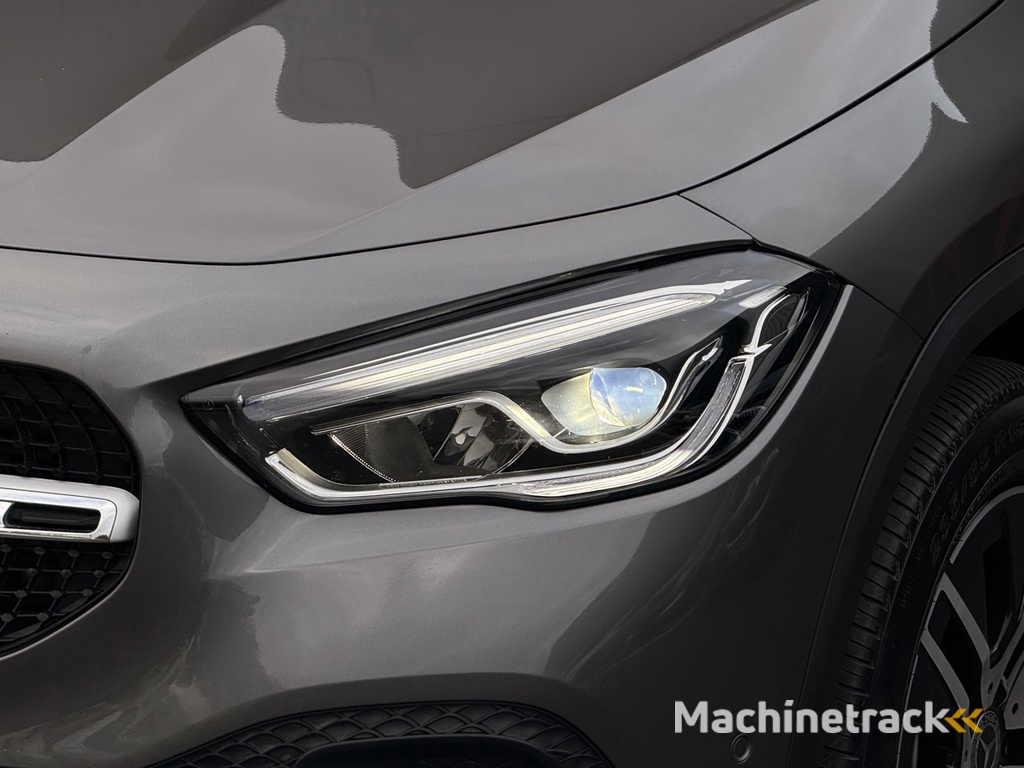 Mercedes-Benz GLA-klasse 250 e Luxury Line Stoelverwarming / Navigatie / Camera