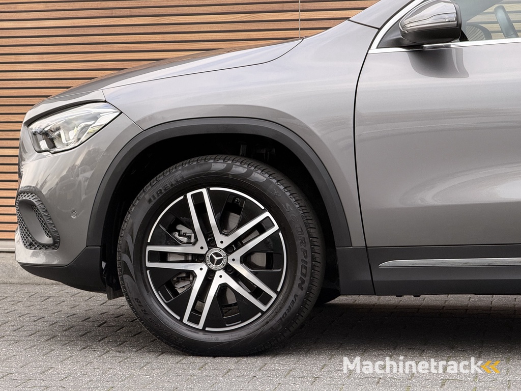 Mercedes-Benz GLA-klasse 250 e Luxury Line Stoelverwarming / Navigatie / Camera