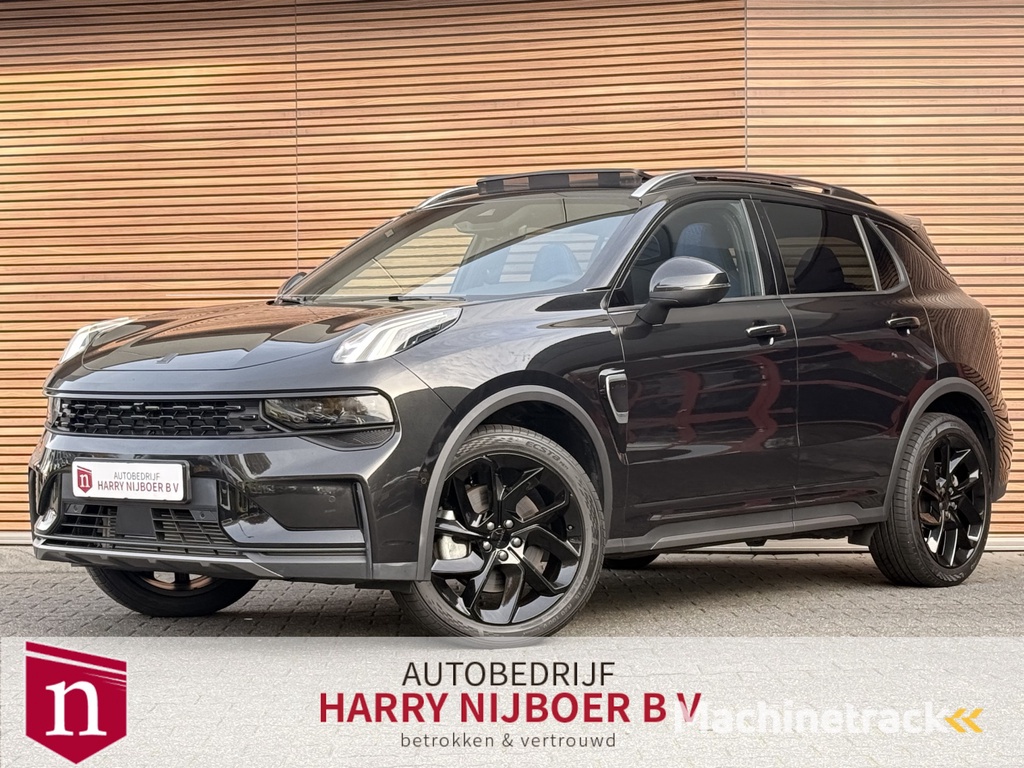 Lynk & Co 01 1.5 Black Style Panodak / Zwarte hemel / 360* Camera / Navi / Clima