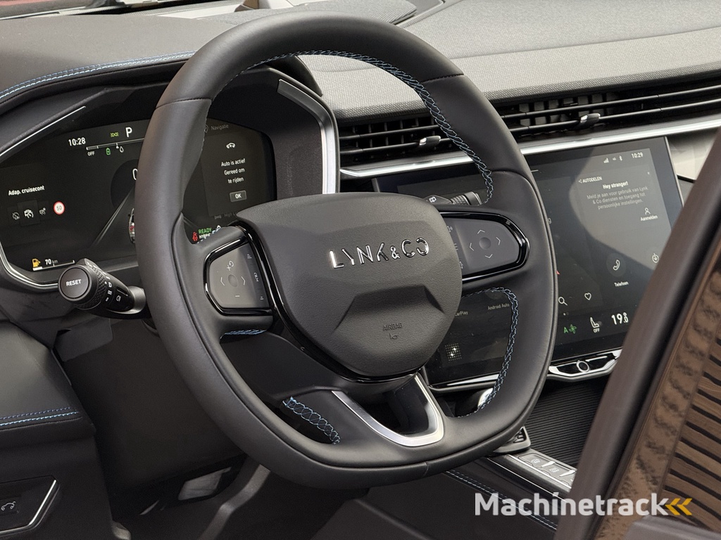 Lynk & Co 01 1.5 Black Style Panodak / Zwarte hemel / 360* Camera / Navi / Clima