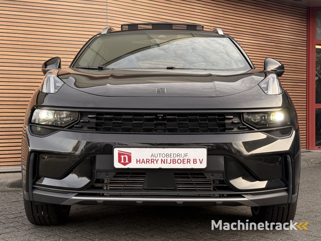 Lynk & Co 01 1.5 Black Style Panodak / Zwarte hemel / 360* Camera / Navi / Clima