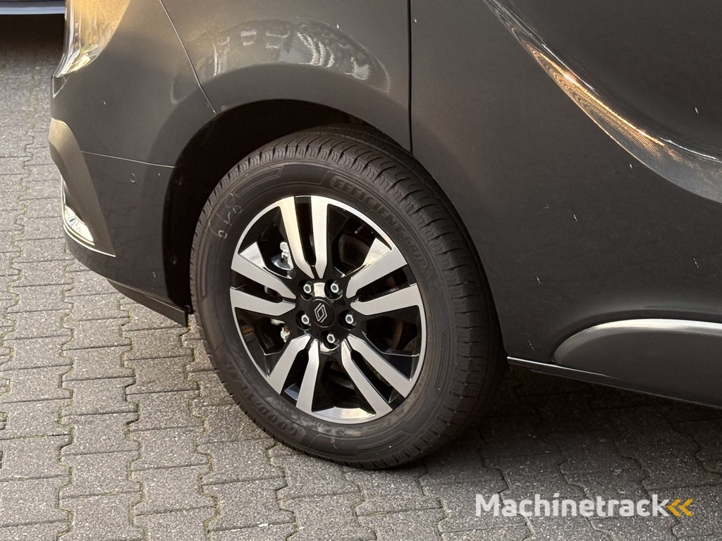 Renault Trafic 2.0 Blue dCi EDC 170 T29 L2H1 Extra DC Dubbele Schuifdeur / Betimmering / Trekhaak / Navi / Cruise / Camera