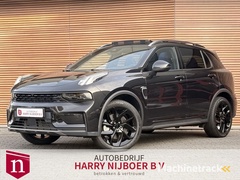 lynk-co-01-1.5-black-style-panodak---zwarte-hemel---360-camera---navi---clima