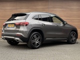 Minituur van Mercedes-Benz GLA-klasse 250 e Luxury Line Stoelverwarming / Navigatie / Camera
