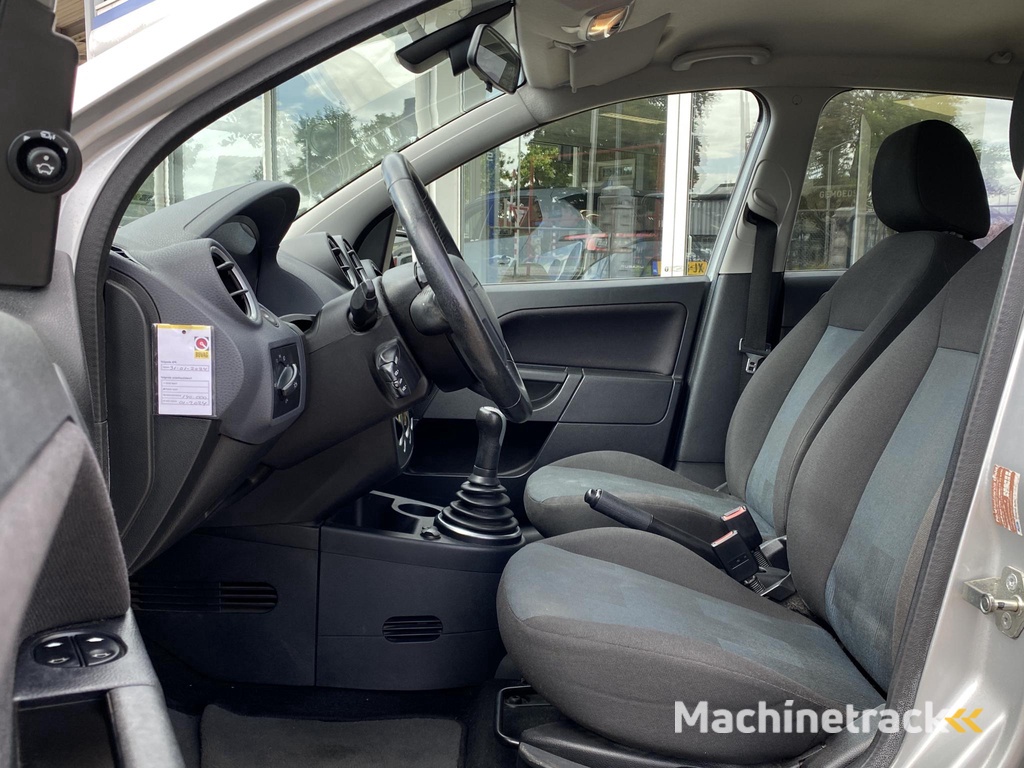 Ford Fiesta 1.4-16V Crossroad