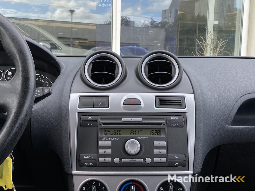 Ford Fiesta 1.4-16V Crossroad