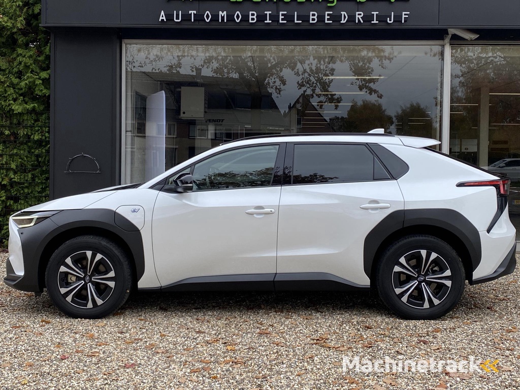 Subaru Solterra 71 kWh | Garantie tot 2028 | Stoelverwarming | 360 graden camera| Adaptieve Cruise Control | Keyless Entry | Voorruitverwarming | Ledverlichting | Apple Carplay/Android Auto |