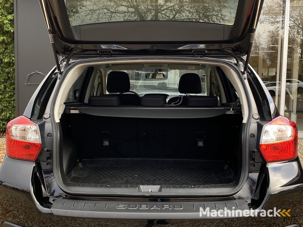 Subaru XV 2.0i Comfort AWD | Stoelverwarming | Cruise Control | Apple Carplay/Andorid Auto | Achteruitrijcamera | Klimaat Controle | Trekhaak Afneembaar |