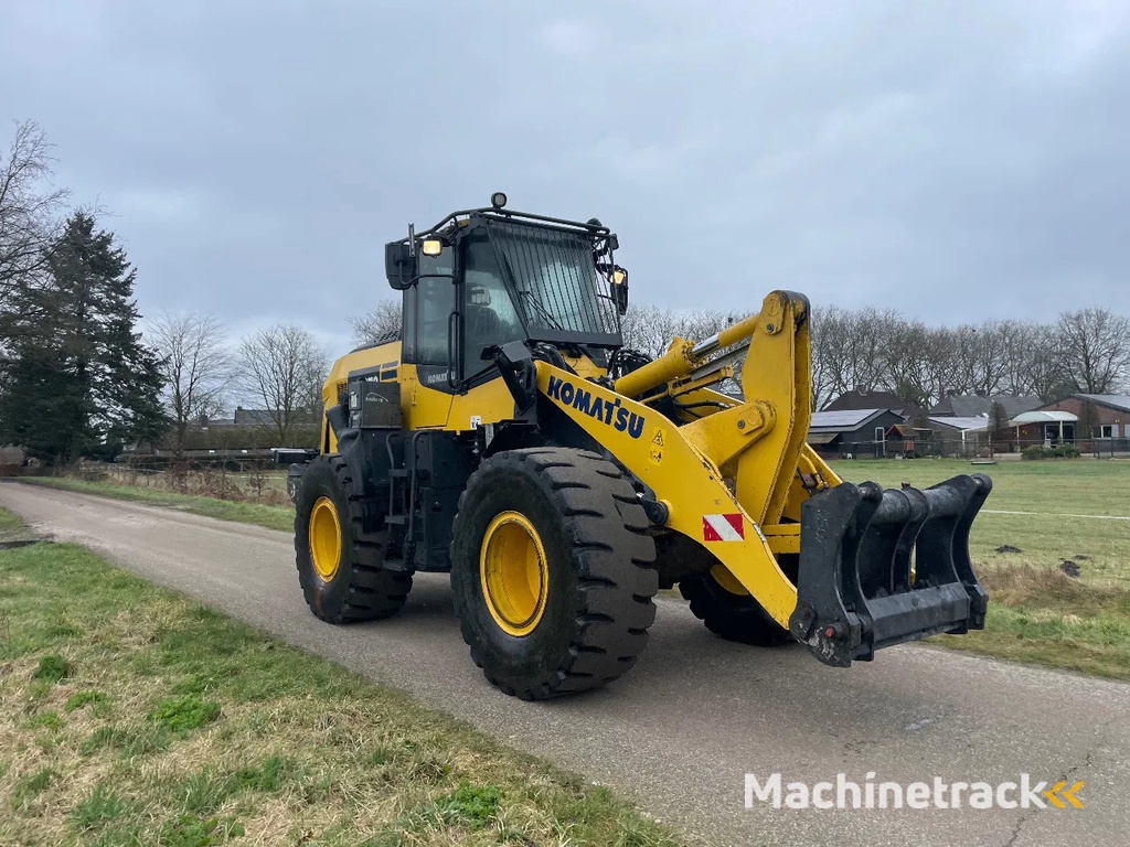 Komatsu WA 270 Wheelloader