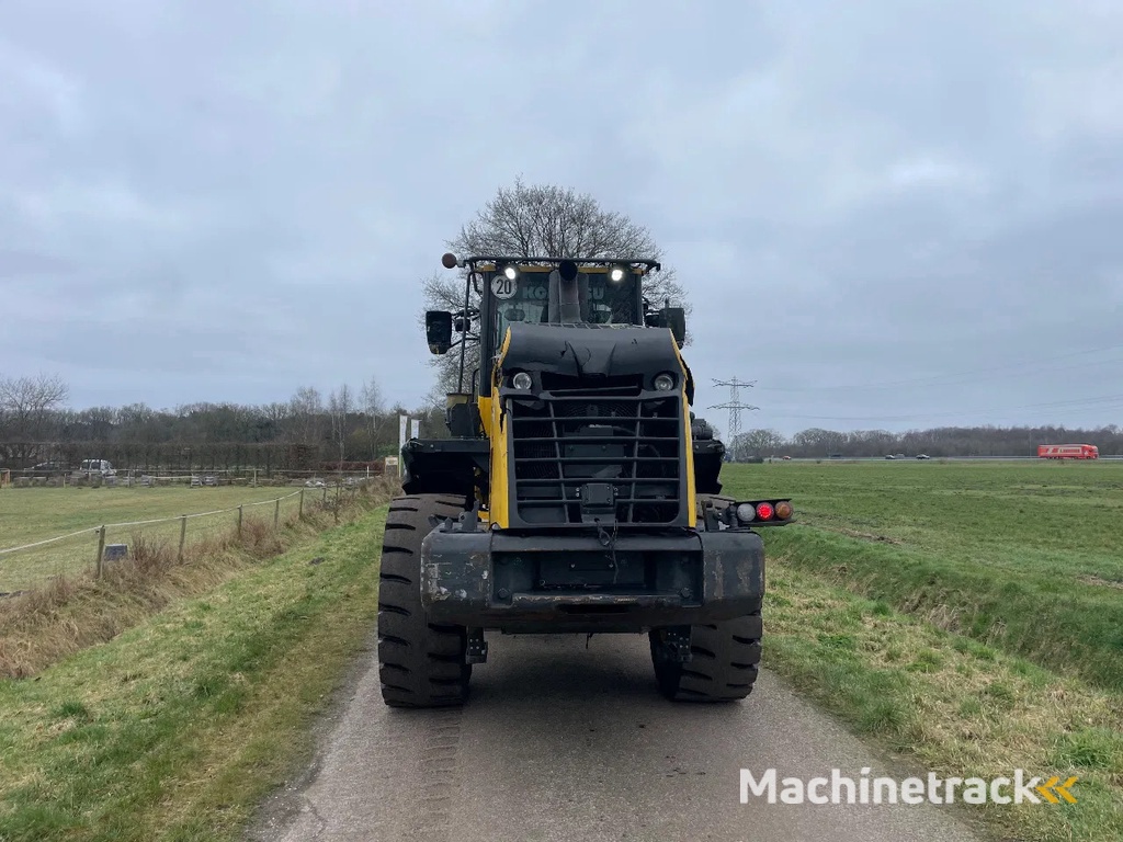 Komatsu WA 270 Wheelloader