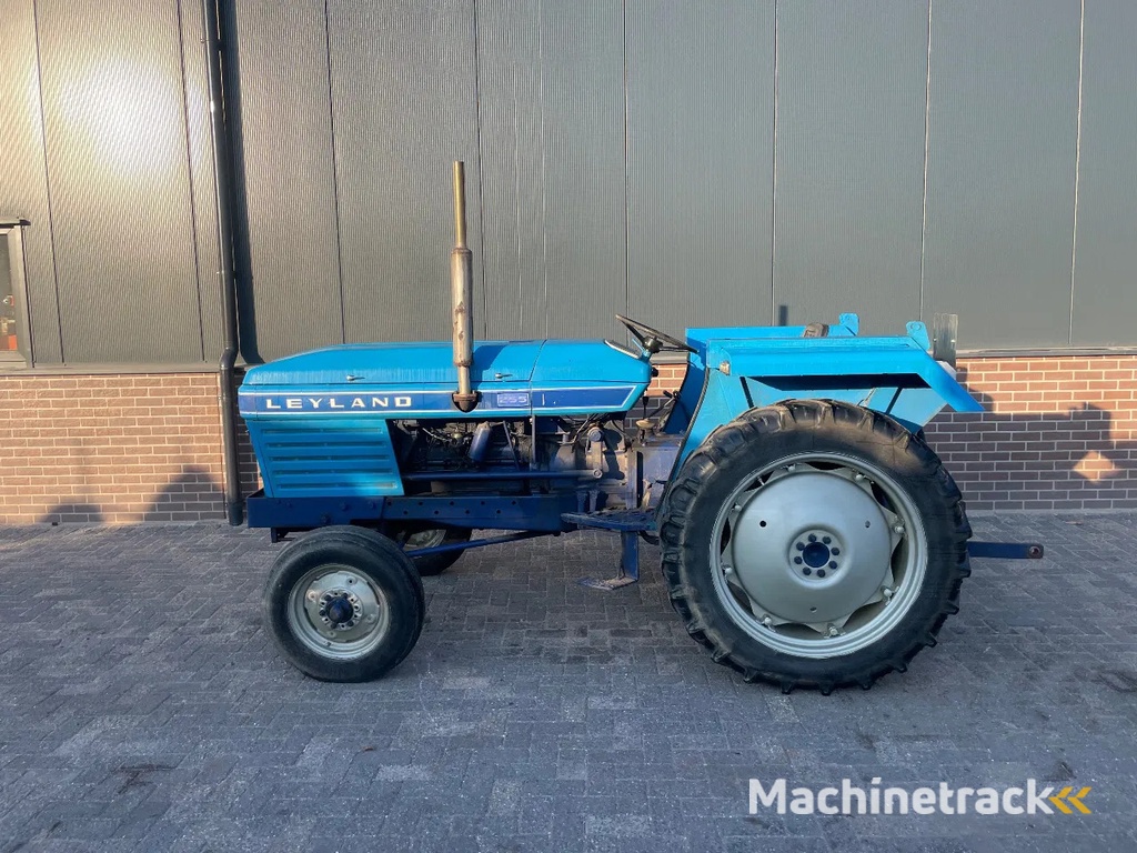 Leyland 255 tractor trekker MF Massey Ferguson perkins