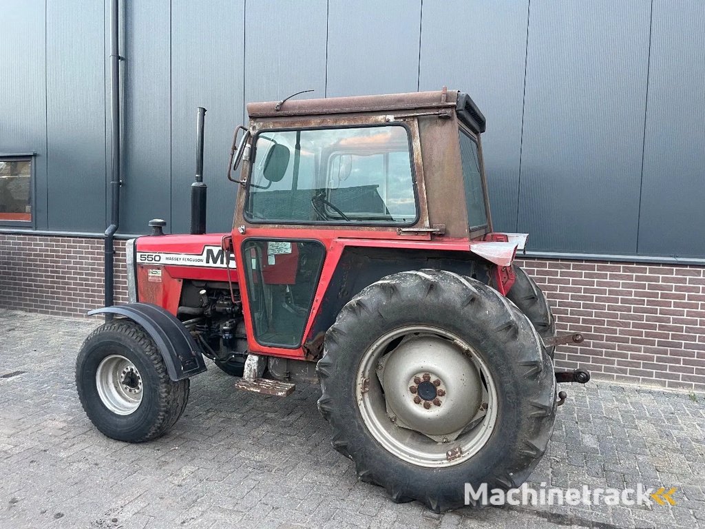 Massey Ferguson 550 - MF 550 tractor