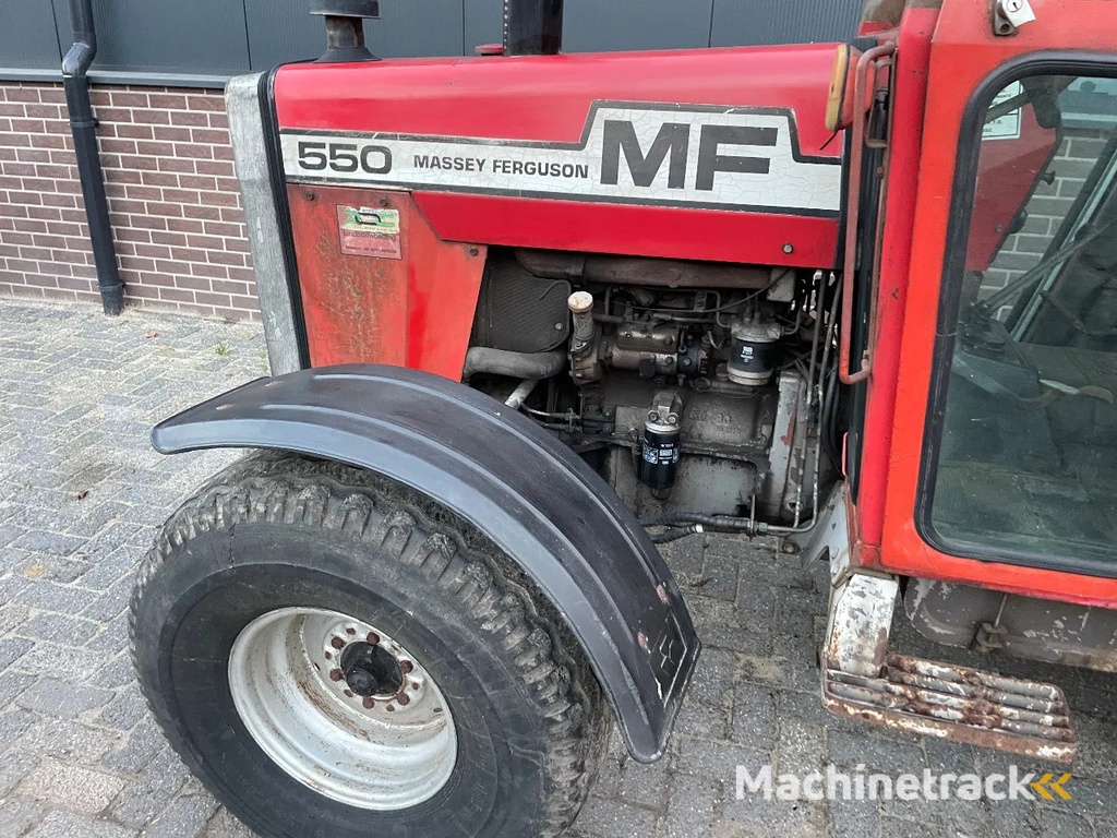 Massey Ferguson 550 - MF 550 tractor