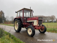 international-644-met-stuurbekrachtiging-case-ih-marge