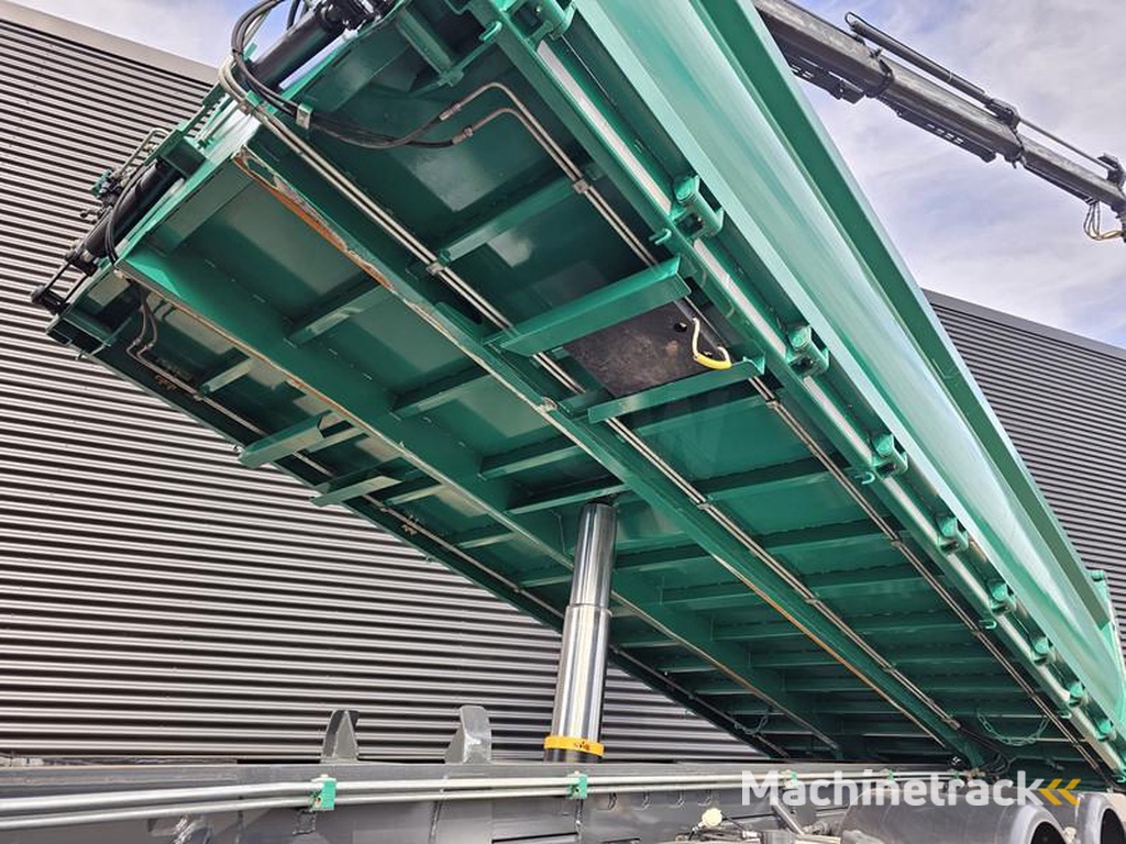 Mercedes AROCS 4145 / 8X6 / TIPPER + HMF CRANE