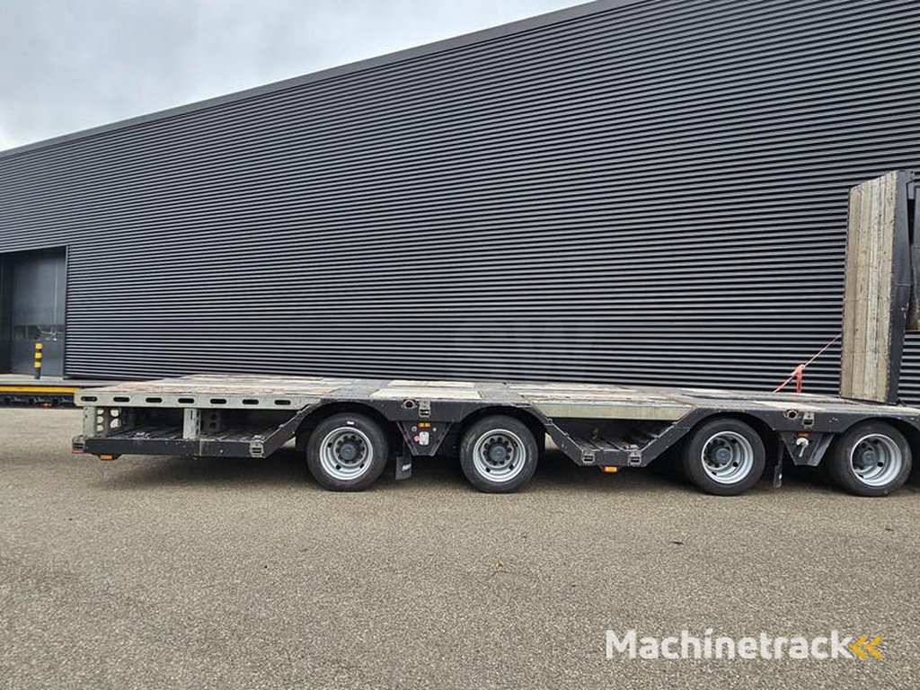 Faymonville MULTIMAX-EXTENDABLE-HYDR-RAMP-WHEEL-WELL-RADMULDEN