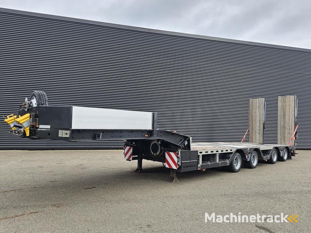 Faymonville MULTIMAX-EXTENDABLE-HYDR-RAMP-WHEEL-WELL-RADMULDEN