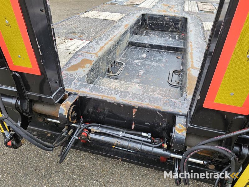 Faymonville MULTIMAX-EXTENDABLE-HYDR-RAMP-WHEEL-WELL-RADMULDEN