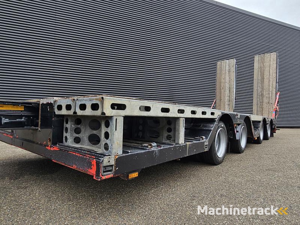 Faymonville MULTIMAX-EXTENDABLE-HYDR-RAMP-WHEEL-WELL-RADMULDEN