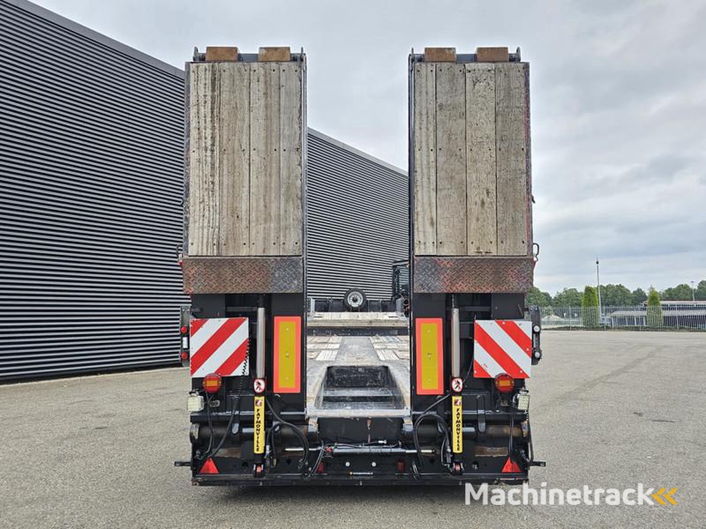 Faymonville MULTIMAX-EXTENDABLE-HYDR-RAMP-WHEEL-WELL-RADMULDEN