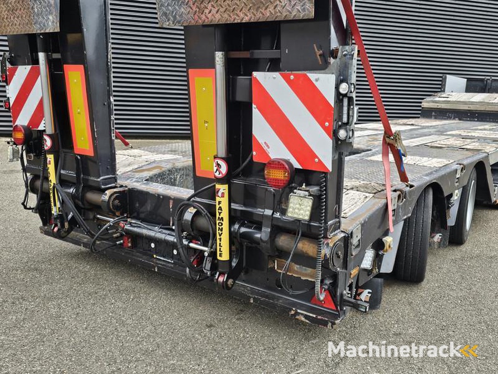 Faymonville MULTIMAX-EXTENDABLE-HYDR-RAMP-WHEEL-WELL-RADMULDEN