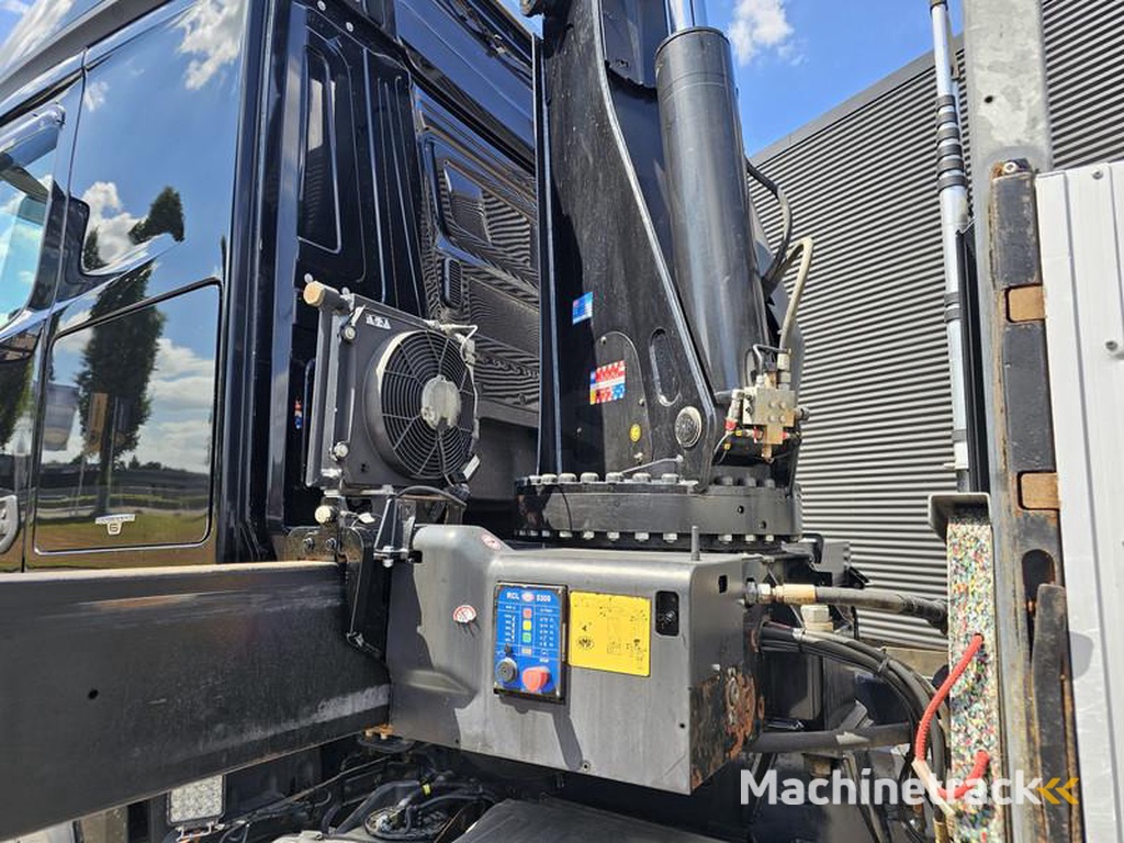 Mercedes AROCS 2545 6x2 / HMF 32 TM / CRANE / KRAN