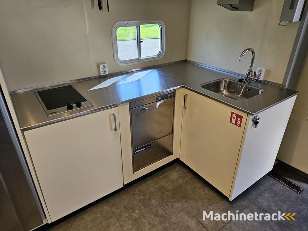 Scania P-280-trailer-2-X-SLIDE-OUT-CAMPER-WOHNMOBIL