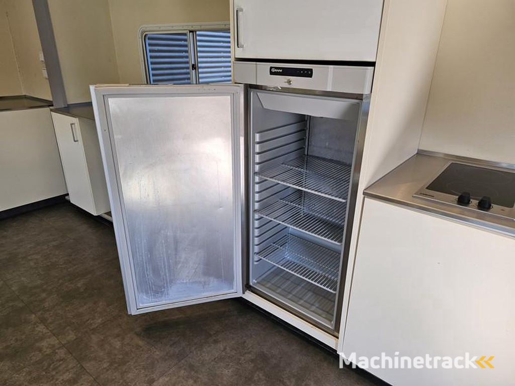 Scania P-280-trailer-2-X-SLIDE-OUT-CAMPER-WOHNMOBIL