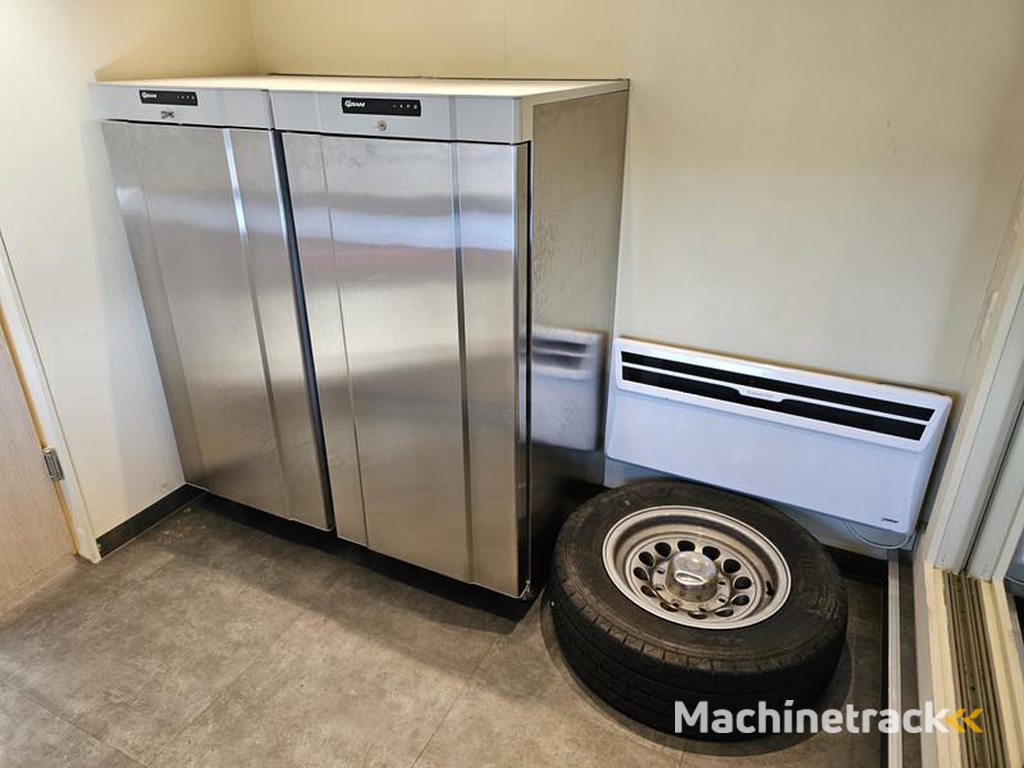 Scania P-280-trailer-2-X-SLIDE-OUT-CAMPER-WOHNMOBIL