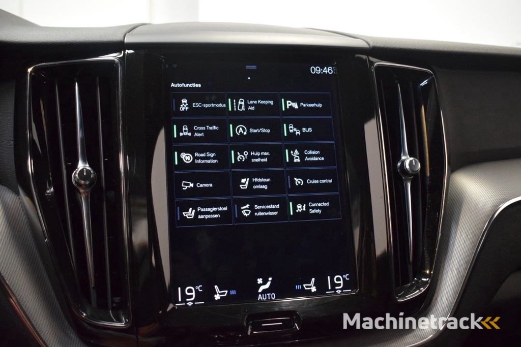 Volvo XC60 2.0 D4 190pk AUT8 R-Design Trekhaak/Adaptive Cruise/Leer/Stoelverwarming en ventilatie