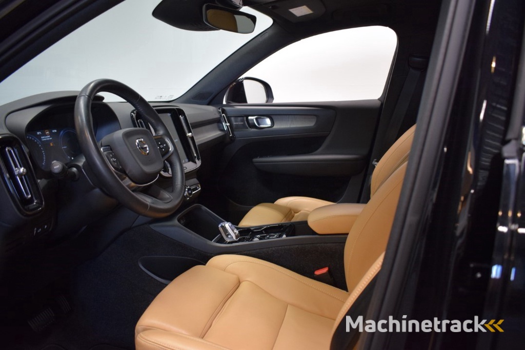 Volvo XC40 T5 262pk AUT7 Twin Engine Inscription Hybr. Adapt. Cruise/ Camera 360°/ Stoel verw. V+A/ Stuur verw./ Leer/ Navi/ CarPlay