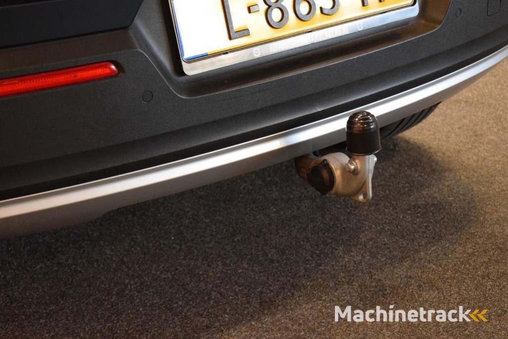 Volvo XC40 T3 163pk AUT8 Inscription Trekhaak 1600kg/ Leer/ Stoelverw./ Panodak/ Camera