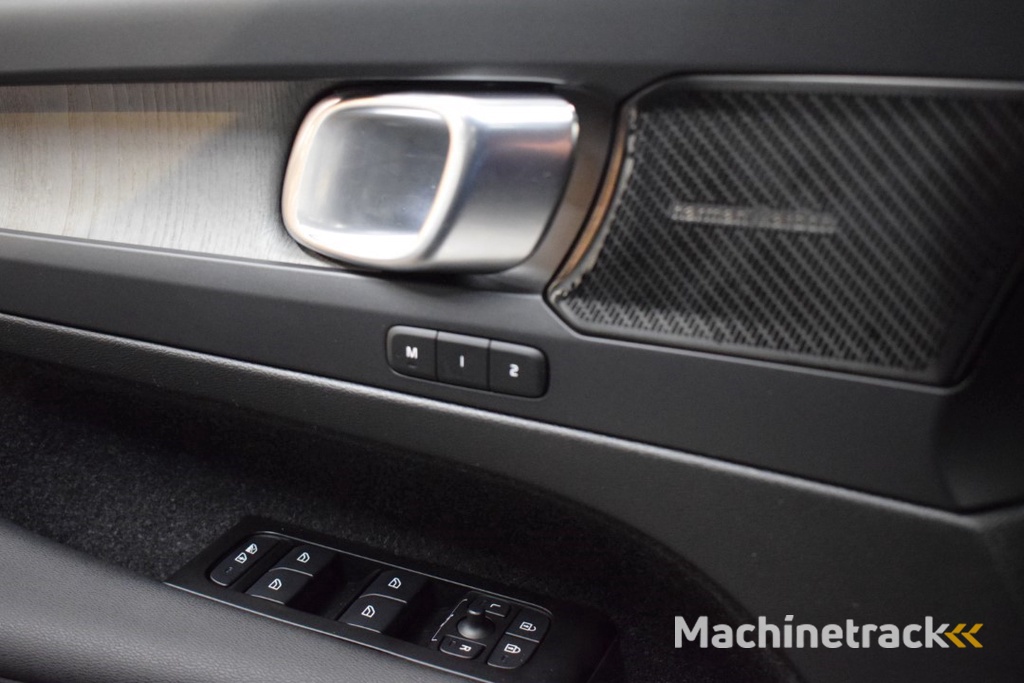 Volvo XC40 T3 163pk AUT8 Inscription Trekhaak 1600kg/ Leer/ Stoelverw./ Panodak/ Camera