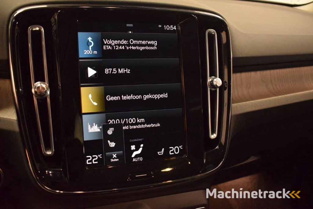 Volvo XC40 T3 163pk AUT8 Inscription Trekhaak 1600kg/ Leer/ Stoelverw./ Panodak/ Camera